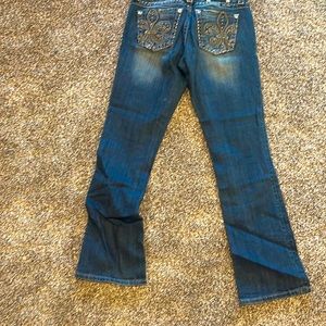 Wore a handful of times super cute jeans. I’m 5’2”and they fit just right